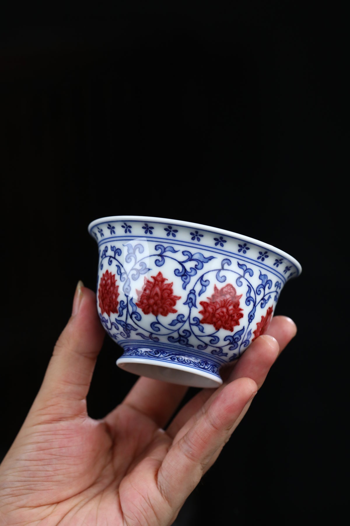 Jingdezhen Blue-and-White Lotus Scroll Underglaze Red Ya Shou Cup